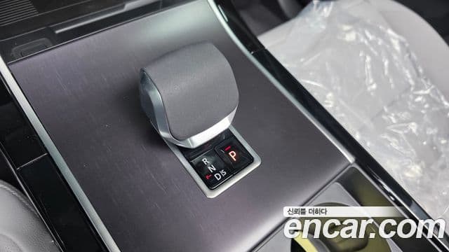 Land Rover Range Rover Velar 2026 — ფოტო 9/20