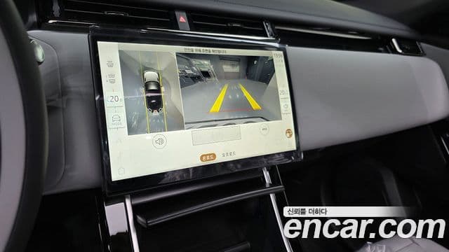 Land Rover Range Rover Velar 2026 — ფოტო 16/20
