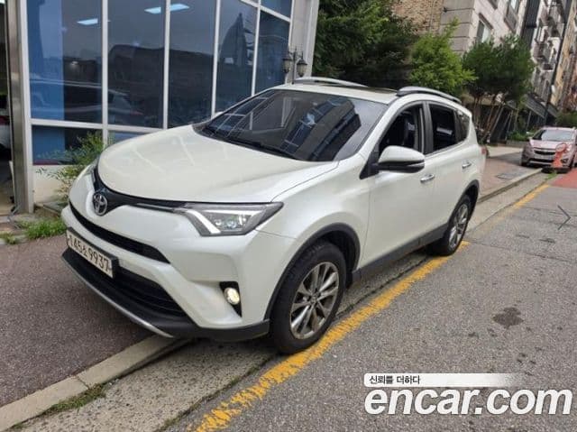 Toyota RAV4 2018 — Şəkil 1/15