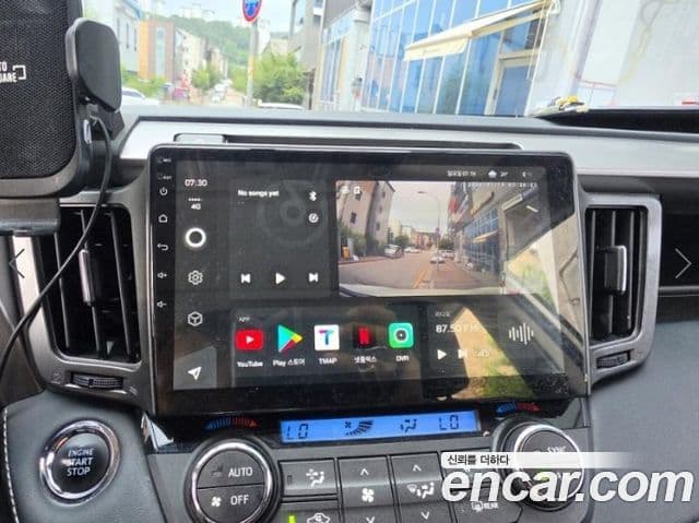 Toyota RAV4 2018 — Şəkil 9/15