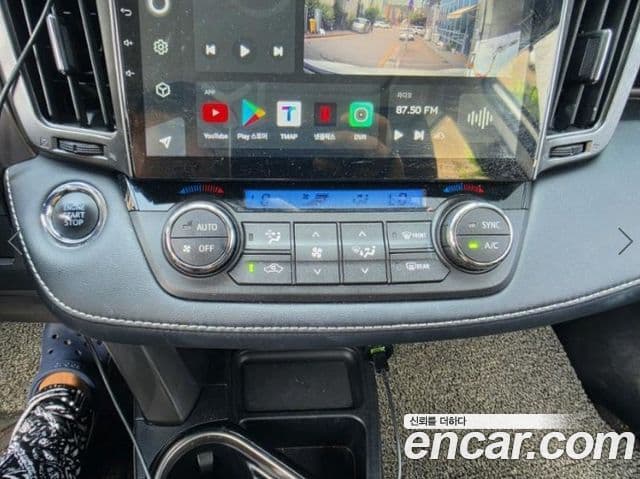 Toyota RAV4 2018 — Şəkil 7/15