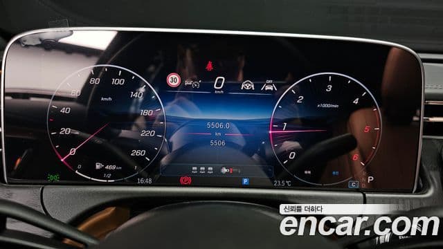 Mercedes-Benz E-Class 2025 — ფოტო 8/20