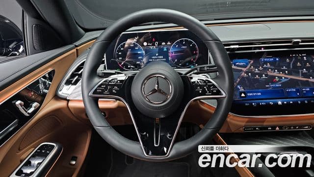 Mercedes-Benz E-Class 2025 — ფოტო 13/20