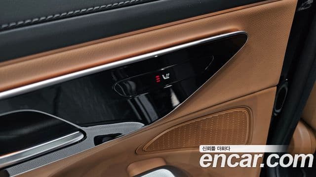 Mercedes-Benz E-Class 2025 — ფოტო 19/20