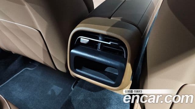 Mercedes-Benz E-Class 2025 — Photo 15/34