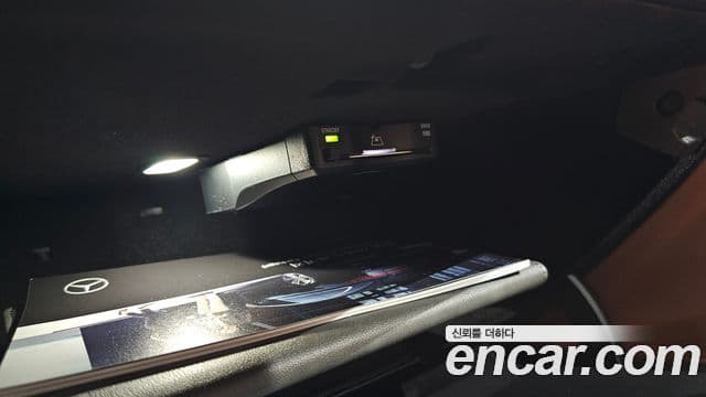 Mercedes-Benz E-Class 2025 — Photo 17/34