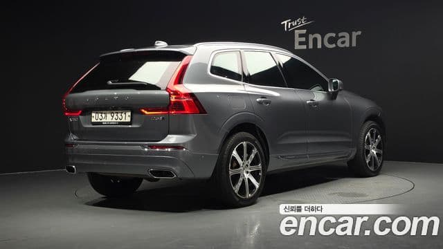 Volvo XC60 2018 — ფოტო 2/20