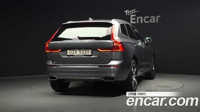 Volvo XC60 2018 — ფოტო 4/20