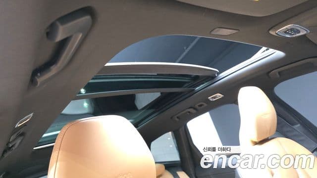 Volvo XC60 2018 — ფოტო 18/20