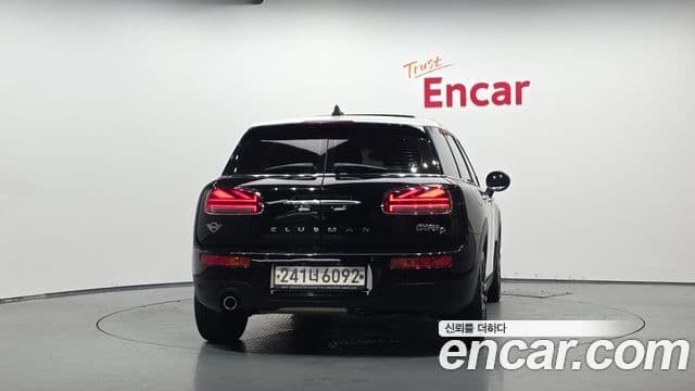 Mini Cooper D Clubman 2020 — ფოტო 4/20