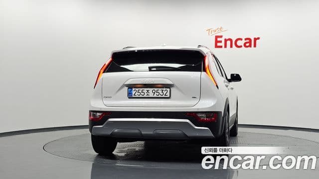 Kia Niro 2022 — ფოტო 4/20