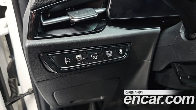 Kia Niro 2022 — ფოტო 14/20
