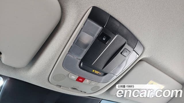 Kia Niro 2022 — ფოტო 19/20