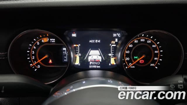 Jeep Wrangler 2021 — ფოტო 8/20