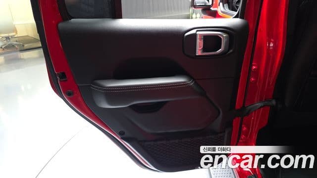 Jeep Wrangler 2021 — Photo 26/30