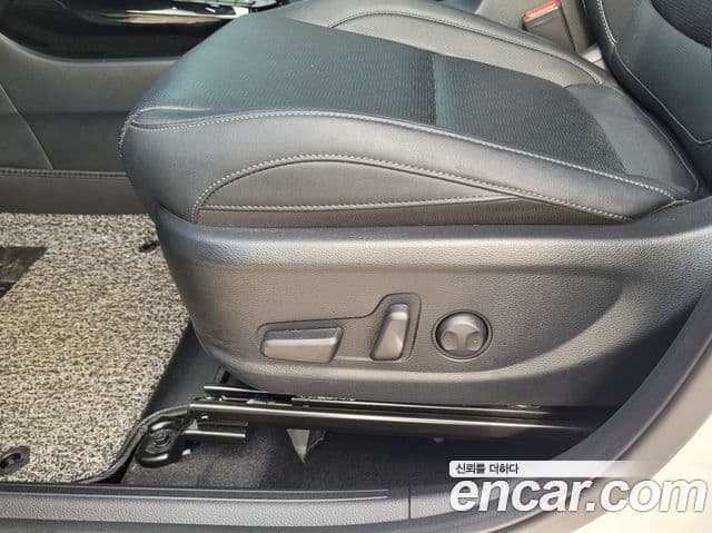 Kia Seltos 2020 — ფოტო 12/16