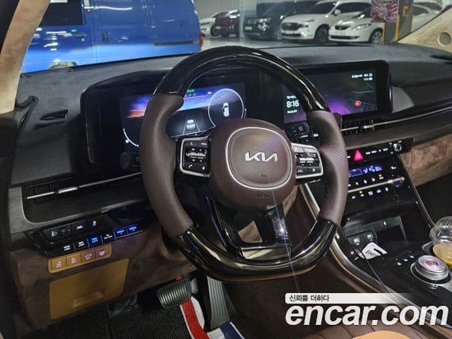 Kia Carnival 2022 — фото 5 из 13