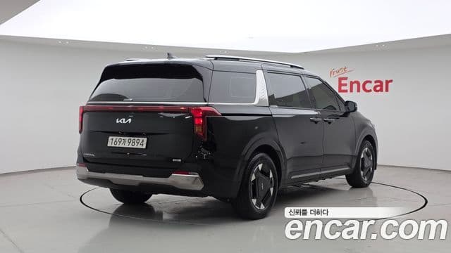 Kia Carnival 2024 — ფოტო 2/20
