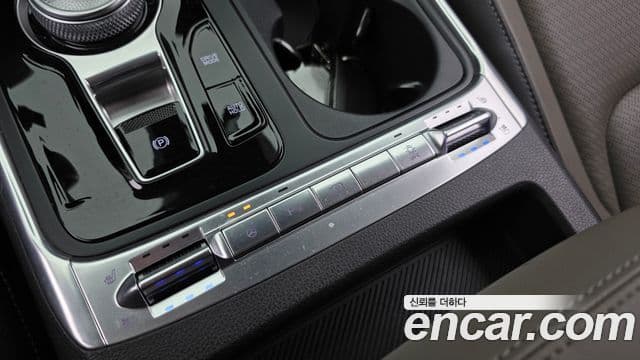 Kia Carnival 2024 — ფოტო 17/20