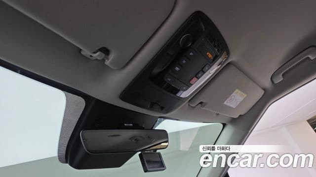 Kia Carnival 2024 — ფოტო 19/20