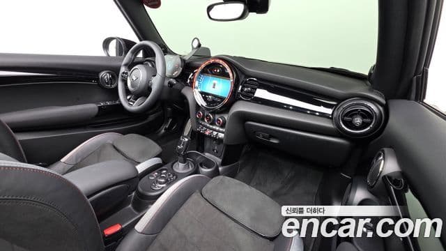 Mini Cooper S Convertible 2024 — ფოტო 10/20
