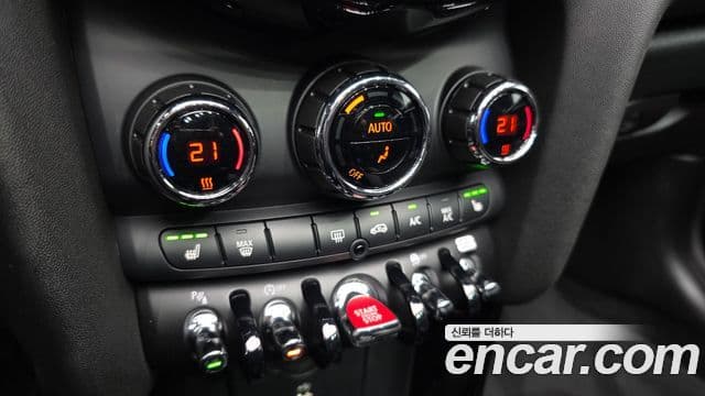 Mini Cooper S Convertible 2024 — ფოტო 16/20