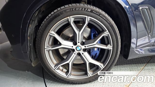 BMW X5 2021 — ფოტო 5/20