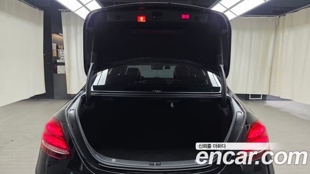 Mercedes-Benz E-Class 2019 — Şəkil 16/20