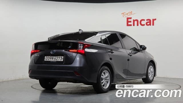 Toyota Prius 2021 — Şəkil 2/20