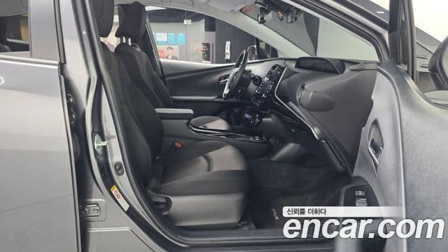 Toyota Prius 2021 — Şəkil 11/20