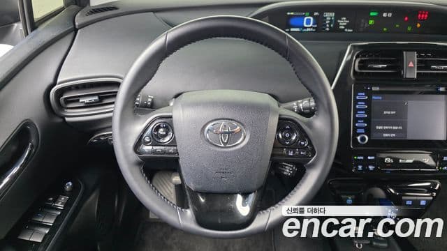 Toyota Prius 2021 — Şəkil 13/20