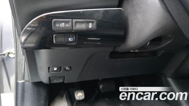 Toyota Prius 2021 — Şəkil 19/20