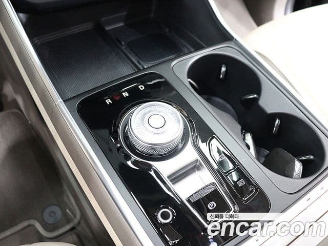 Kia Carnival 2024 — ფოტო 8/20