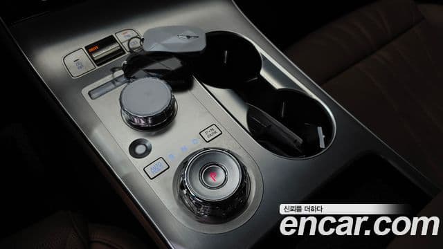Genesis GV70 2024 — ფოტო 9/32