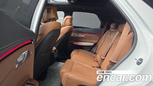 Genesis GV70 2024 — ფოტო 14/32