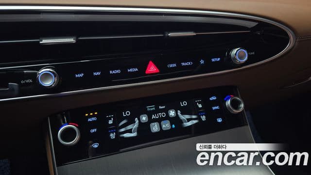Genesis GV70 2024 — ფოტო 15/32