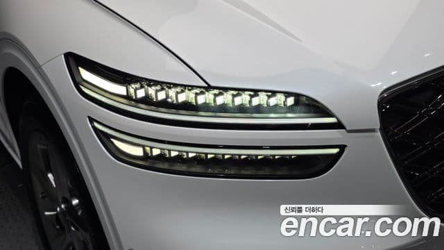 Genesis GV70 2024 — ფოტო 31/32