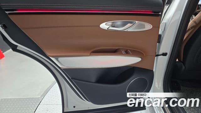 Genesis GV70 2024 — ფოტო 8/32