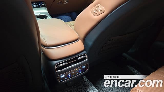 Genesis GV70 2024 — ფოტო 27/32