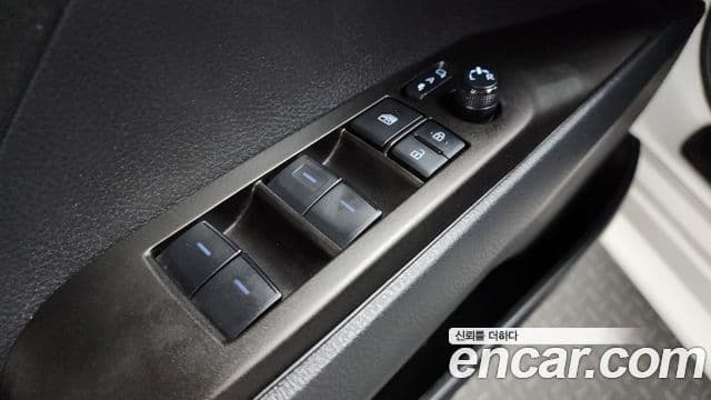 Toyota Camry 2023 — ფოტო 24/29