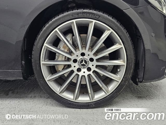 Mercedes-Benz E-Class 2019 — фото 4 из 20