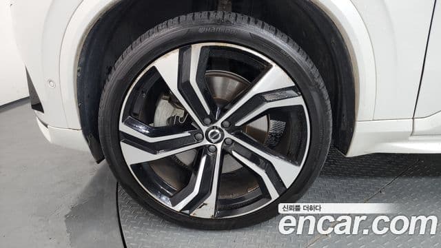 Volvo XC90 2021 — ფოტო 5/20