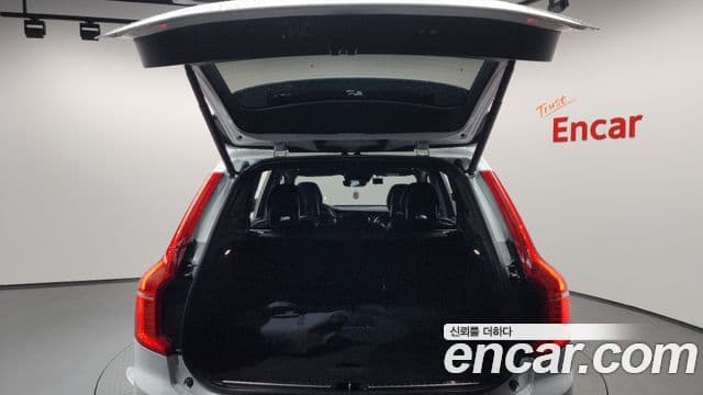 Volvo XC90 2021 — Photo 12/40