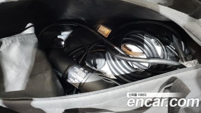Volvo XC90 2021 — Photo 28/40