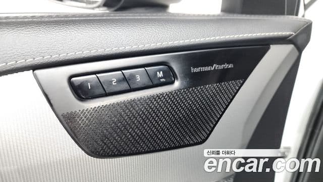Volvo XC90 2021 — Photo 35/40