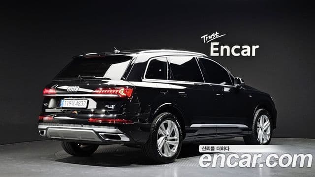 Audi Q7 2022 — Şəkil 2/20