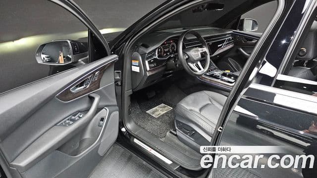 Audi Q7 2022 — Şəkil 10/20