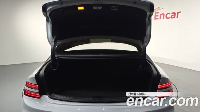 Genesis Electrified G80 2024 — Şəkil 17/20
