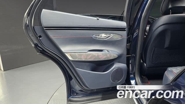Genesis GV70 2021 — Şəkil 20/32