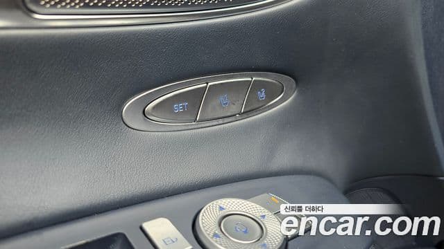 Genesis GV70 2021 — Şəkil 21/32